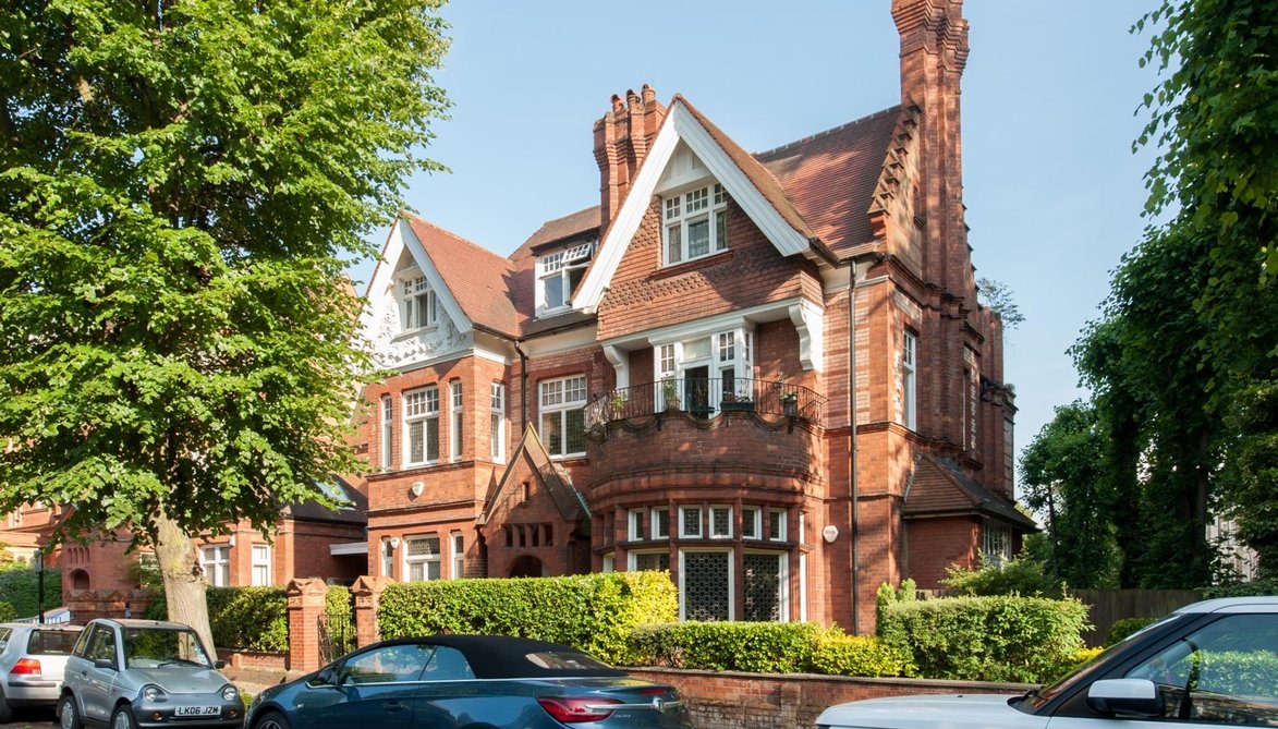 Flat sold in Eton Avenue, London, NW3 Sandfords